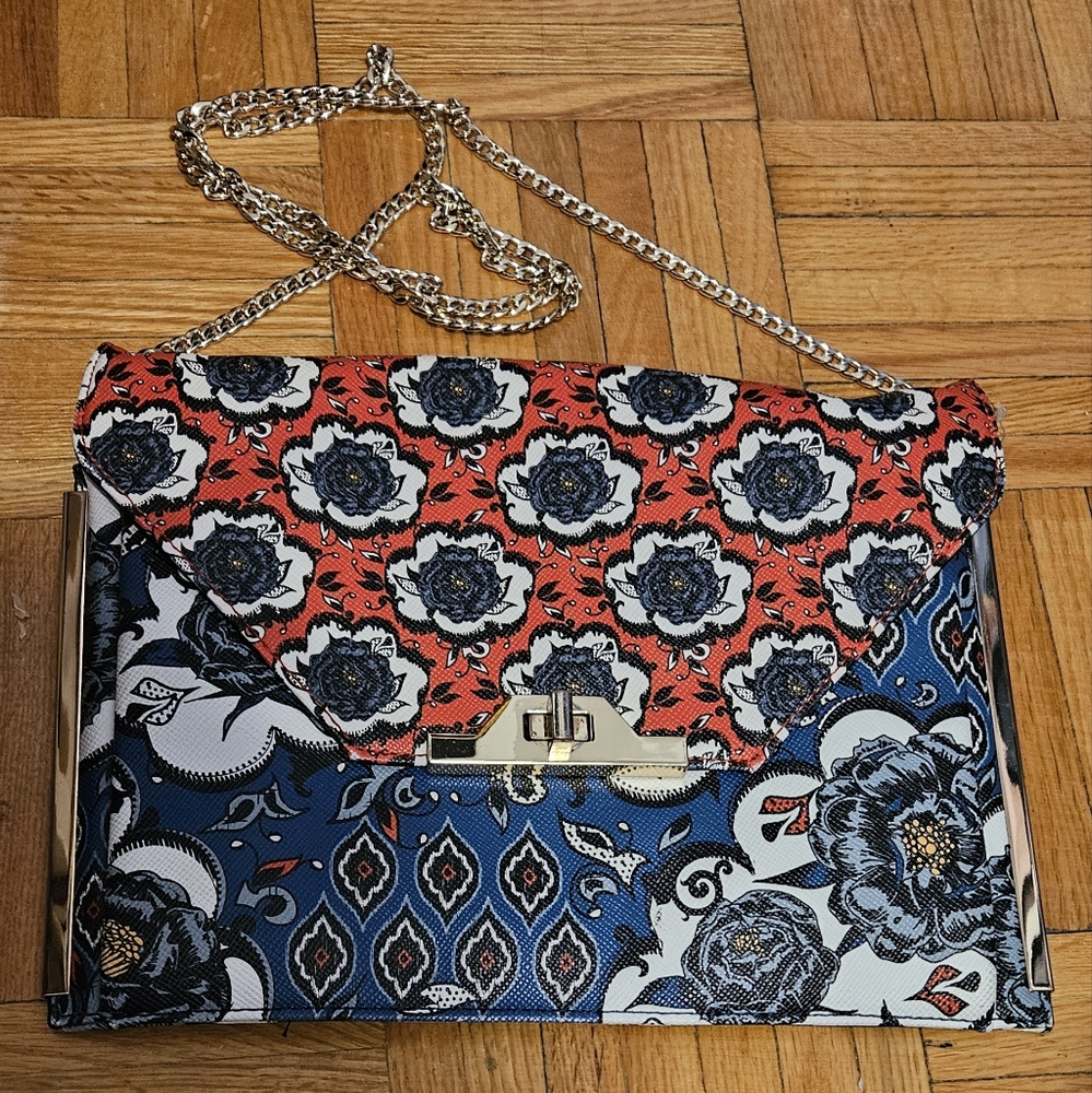 Floral Patterned Clutch
